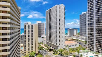 Apartamento design, 1 cama King e sofá-cama, vista para o oceano (1 Bedroom) | Vista da sacada