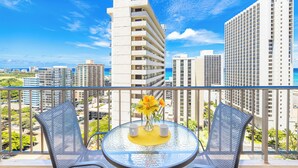 디자인 아파트, 킹사이즈침대 1개 및 소파베드, 바다 전망 (1 Bedroom) | 테라스/파티오