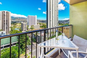 Apartment, 1 Bedroom, Mountain View (1 Bedroom) | Outdoor dining