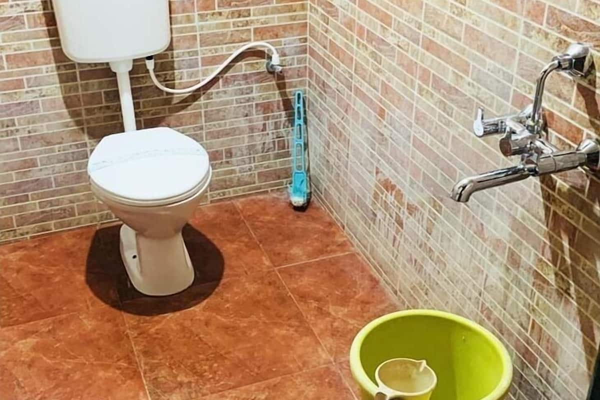 Familien-Dreibettzimmer, Balkon, Strandblick | Badezimmer