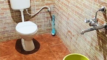 Family Triple Room, Balcony, Beach View | Bathroom