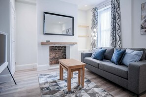 32-Zoll-Flachbildfernseher mit Kabelempfang