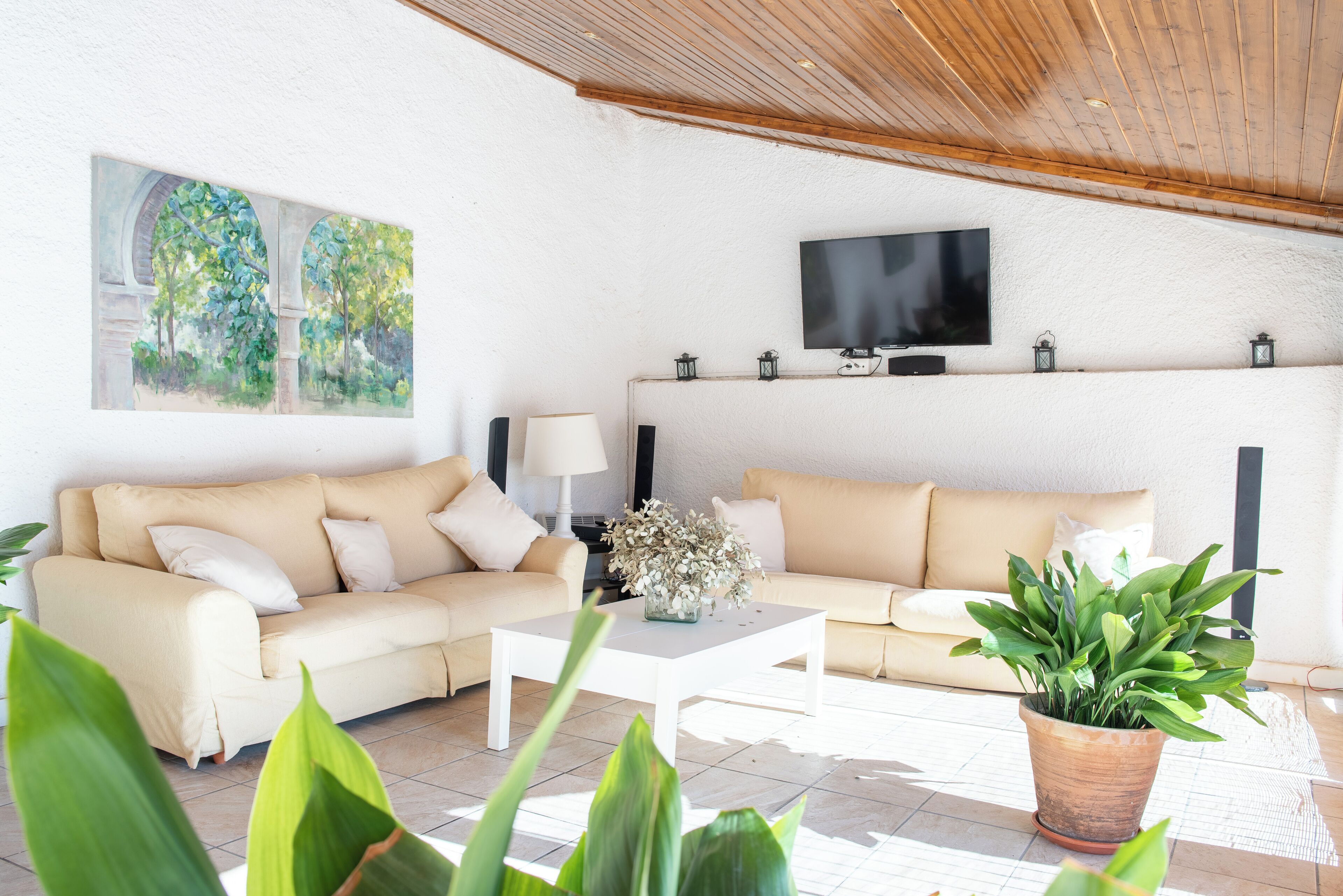 Télévision à écran plat de 50 pouces avec chaînes par câble