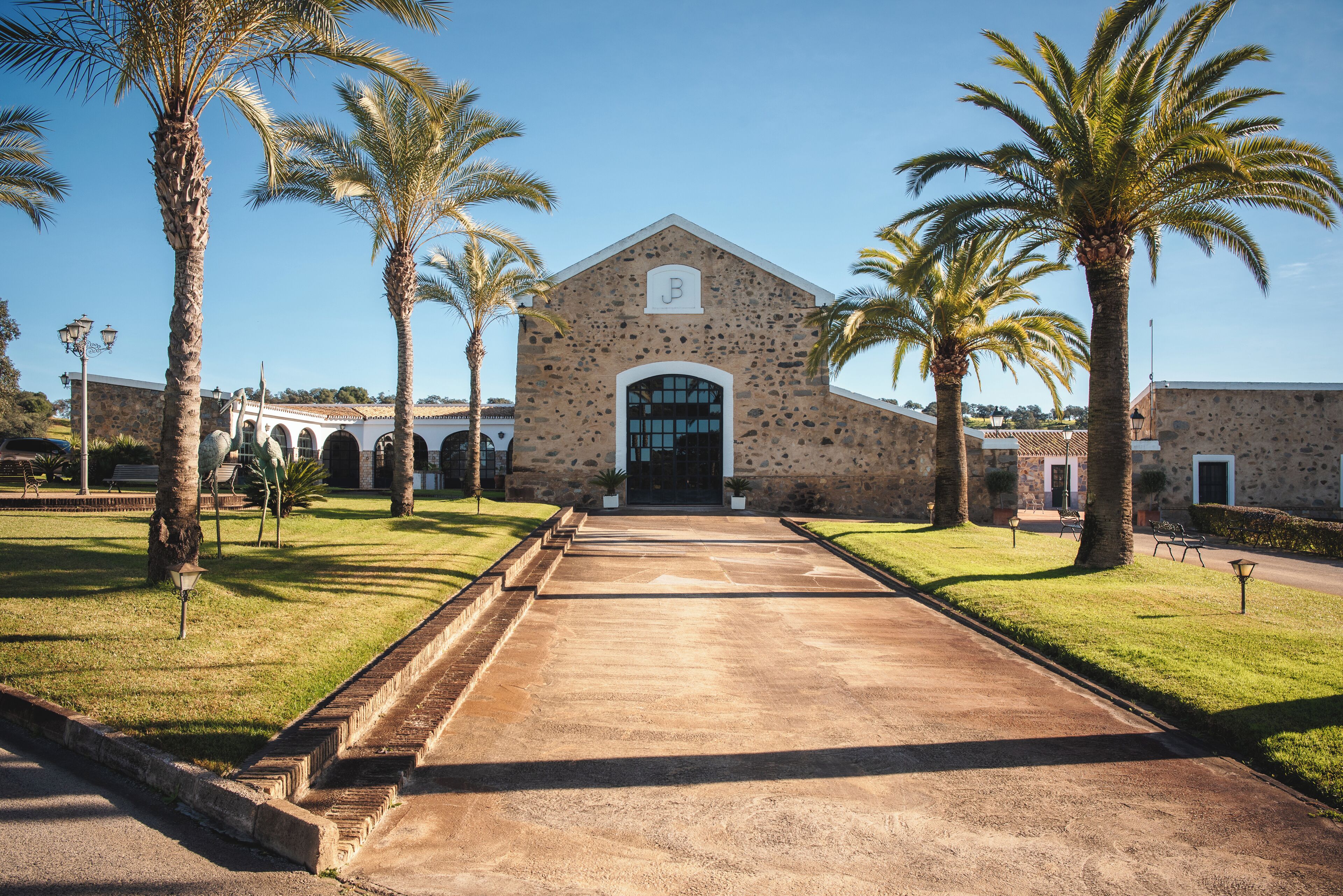 Vista frontal de la propiedad