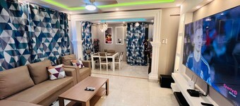 Spacious 3-bedroom Apartment with WiFi /AC in Tema.
