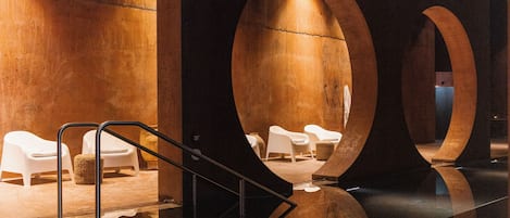 Hot springs, sports massages, massages