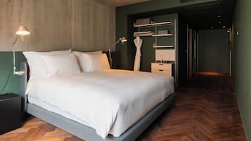 780 hL Room with Bathtub