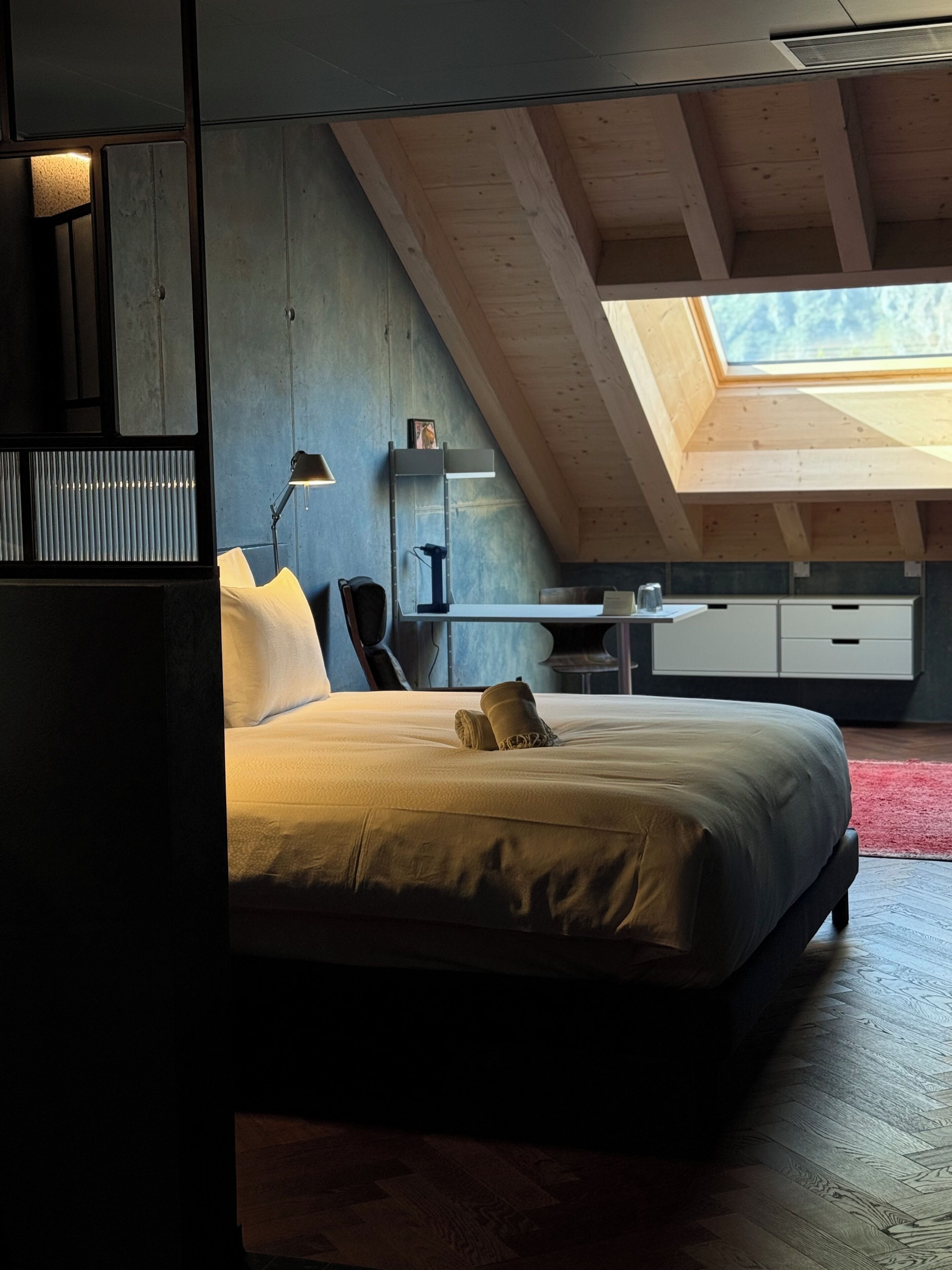 Kamer (780 hL) | Luxe beddengoed, verduisterende gordijnen, geluiddichte muren