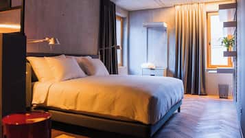1 bedroom, in-room safe, blackout drapes, soundproofing