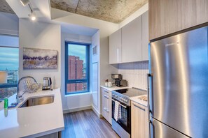 Fridge, microwave, oven, stovetop