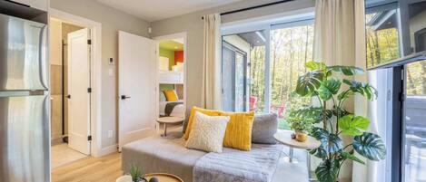 2 chambres, fer et planche à repasser, Wi-Fi, draps fournis