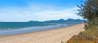 Melaleuca Beachfront - Beach, Pool, free parking