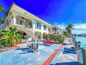 Unclassified image, 4 of 38, button