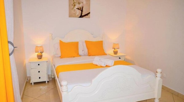 2 bedrooms, WiFi, bed sheets