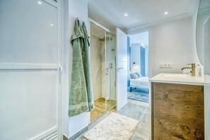 Bruser, håndklæder, Toiletpapir