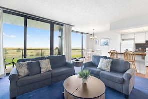 TV, fireplace, DVD player, offices - Sand & Sea (100) Retreat  - Stunning Beachfront on the Prom 2BR (Seaside)