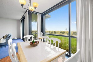 Dining - Sand & Sea (100) Retreat  - Stunning Beachfront on the Prom 2BR (Seaside)