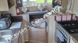 Fridge, microwave, oven, stovetop - Beautiful 3 Bedroom Caravan (Abergele)