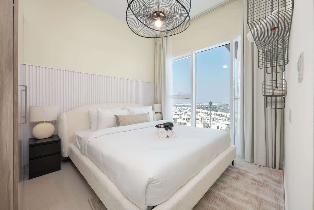 Serene 1 bedroom in Damac Hills! Dubai Vrbo