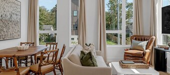 Beautiful Condo - Walkable - Sleeps 10!