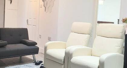 1-bed Suite - Sleeps 3 - Parking - Near Bluewater