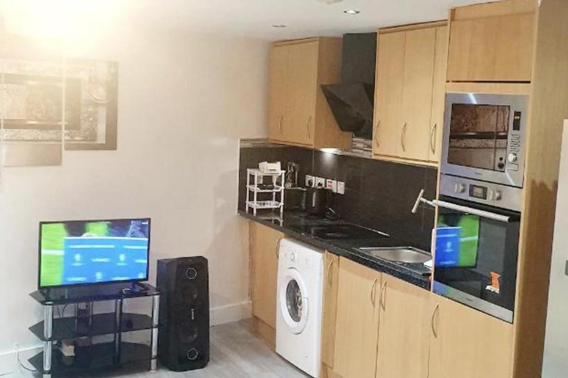Apartment | Private kitchen | Fridge, microwave, oven, stovetop
