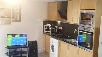 Apartment | Private kitchen | Fridge, microwave, oven, stovetop