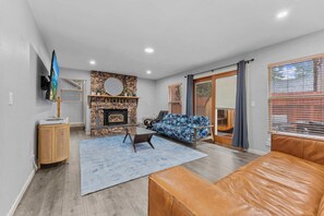 TV, fireplace, foosball, stereo