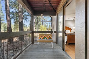 2 habitaciones, escritorio, tabla de planchar con plancha y wifi 