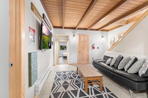 Téléviseur, foyer, bureau