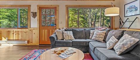 TV, peis og kontorer