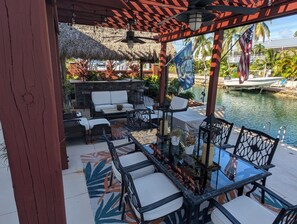 屋外ダイニングエリア