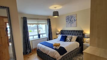 3 bedrooms, iron/ironing board