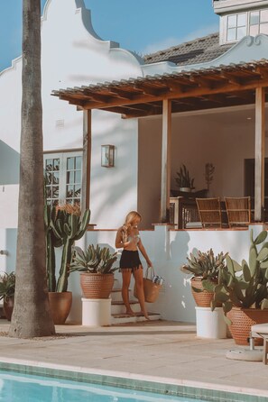 Casa | 5 quartos, escrivaninha, acesso à internet de alta velocidade