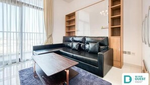 Living area - Starz Tower Cozy Apartment in Dubai (Dubai)