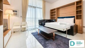 Room - Starz Tower Cozy Apartment in Dubai (Dubai)