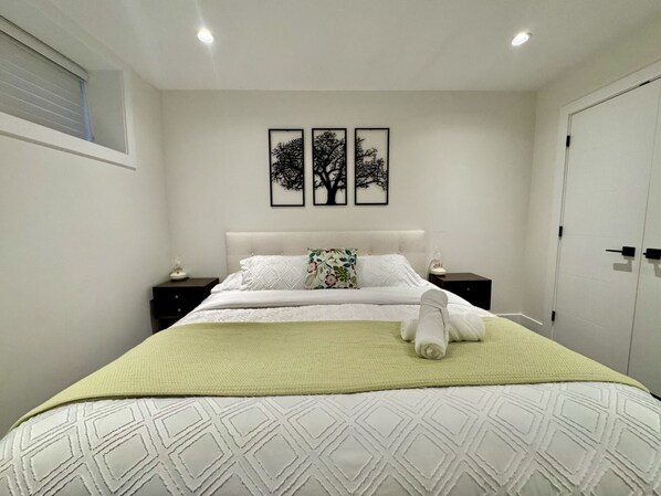 3 عدّة غرف نوم وواي فاي وملاءات أسرّة