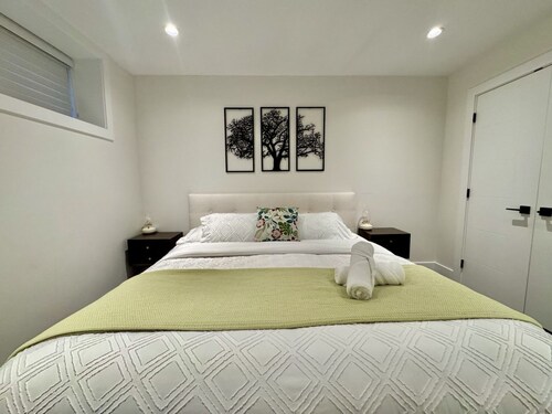 3BD Stylish Cozy Suite in Riley Park