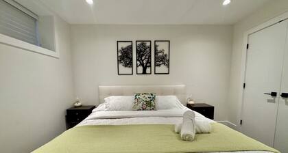 3BD Stylish Cozy Suite in Riley Park