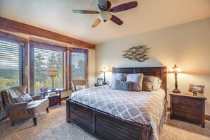 House (5 Bedrooms) | Interior