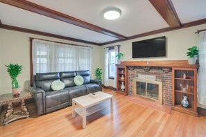 House (3 Bedrooms) | Front of property