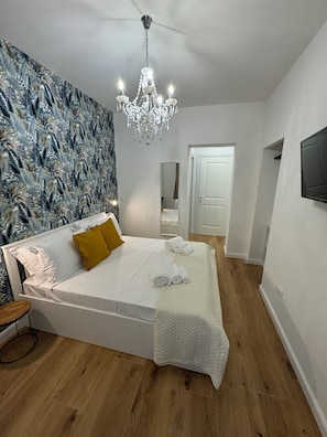 Classic Room, Courtyard View | In-room safe, desk, blackout drapes, free WiFi - La Dimora del Generale (Pizzo)