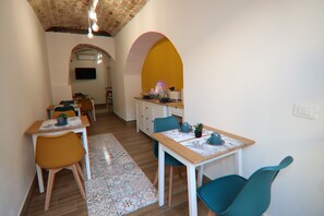 Daily cooked-to-order breakfast (EUR 10 per person) - La Dimora del Generale (Pizzo)