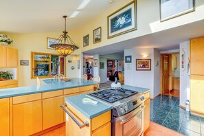 House (3 Bedrooms) | Interior - Unique Home w/ Beautiful Mtn Views! (Sequim)