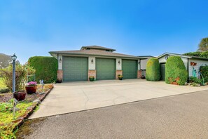 House (3 Bedrooms) | Interior - Unique Home w/ Beautiful Mtn Views! (Sequim)