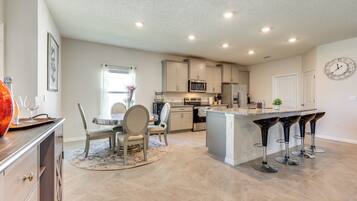 Rumah (4 Bedrooms) | Interior