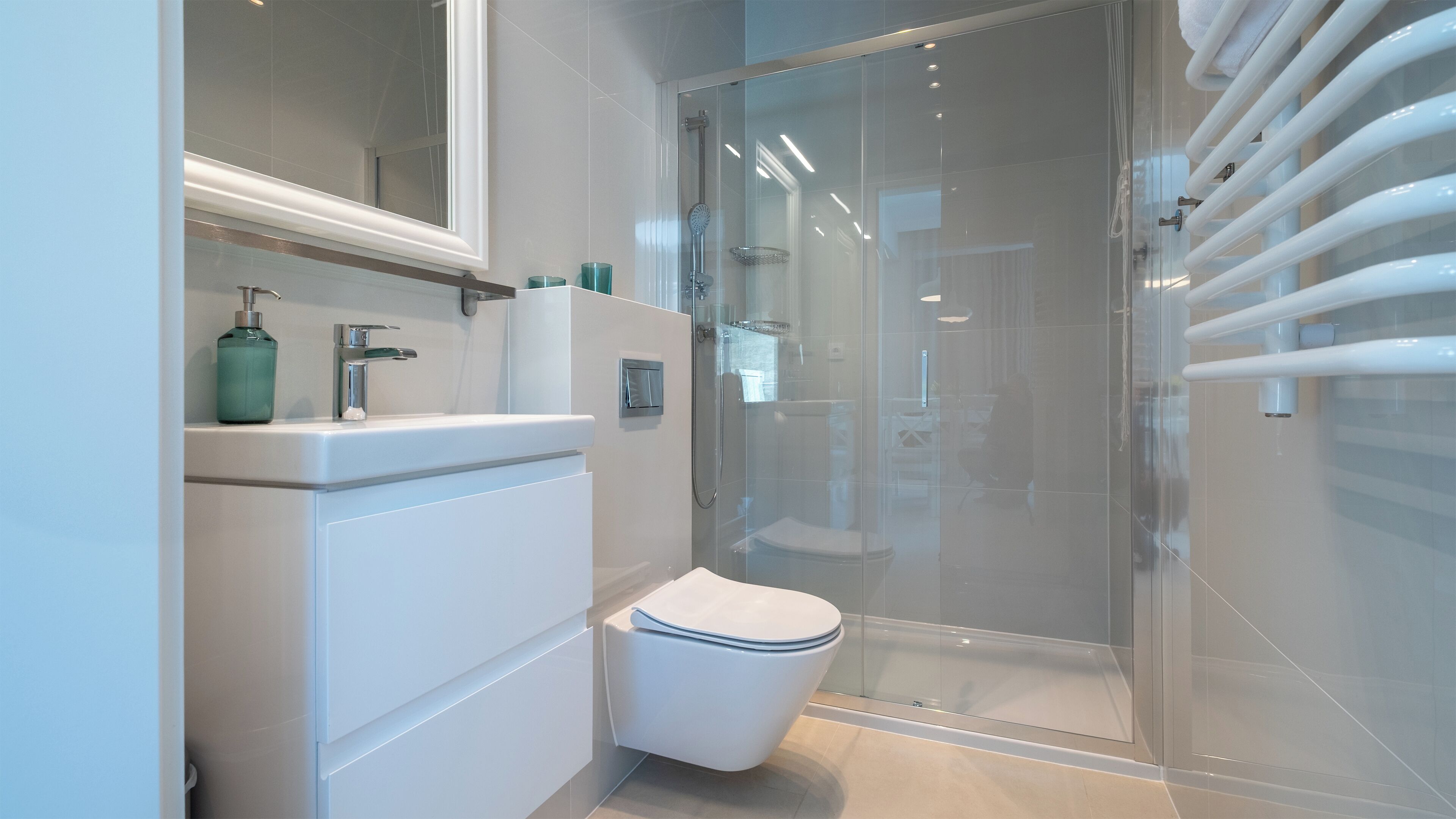 Apartament (E8) | Bagno | Doccia, asciugamani