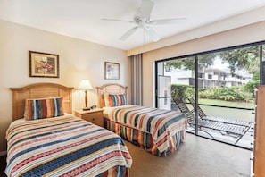 2 bedrooms, desk, iron/ironing board, travel crib - D-126 Resort Views, Quiet Back End of Resort (Naples)