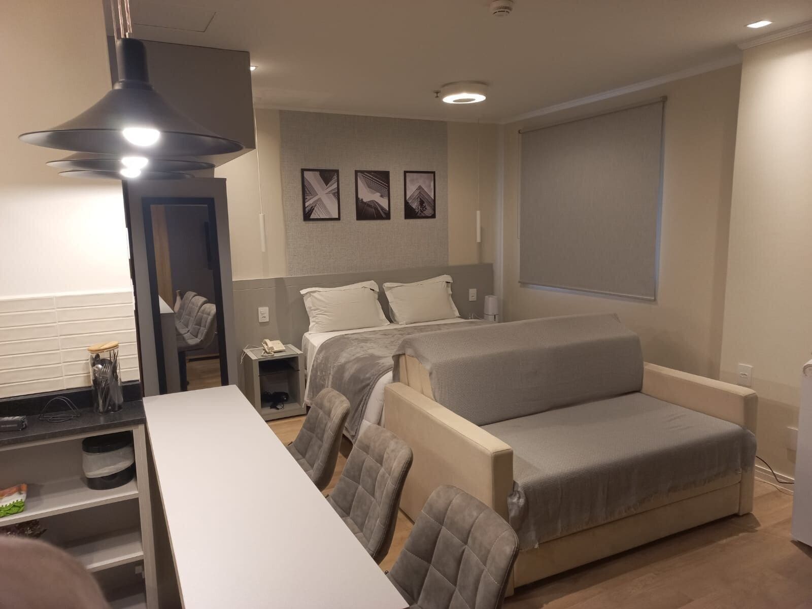 Comfort-Zimmer, Stadtblick | Zimmersafe, Bügeleisen/Bügelbrett, kostenloses WLAN