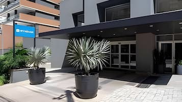 Comfort Room, City View | Exterior detail